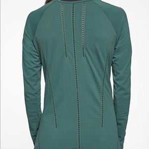 Athleta foothill long sleeve shirt